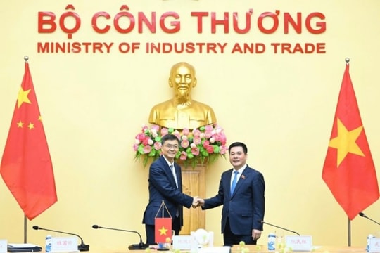 Bộ trưởng Bộ Công Thương hội đàm với Bí thư Khu ủy Quảng Tây (Trung Quốc)