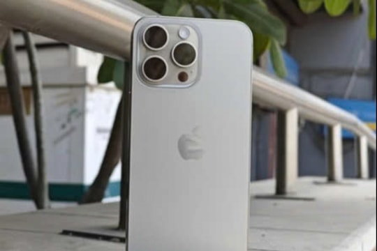 iPhone 15 Pro Max đại hạ giá nửa cuối tháng 2/2025: Cơ hội săn flagship giá rẻ trong tầm ví