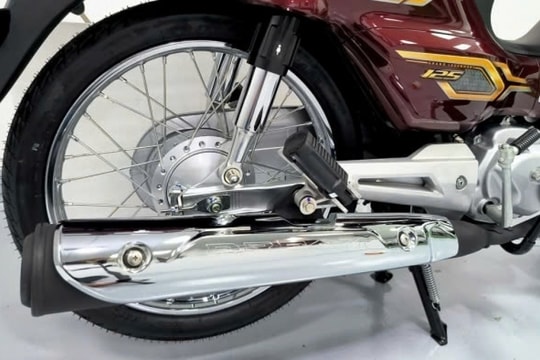 "Huyền thoại xe máy số" tái xuất tại Việt Nam với phiên bản lục quý 1 gây sốt: Giá khá chát