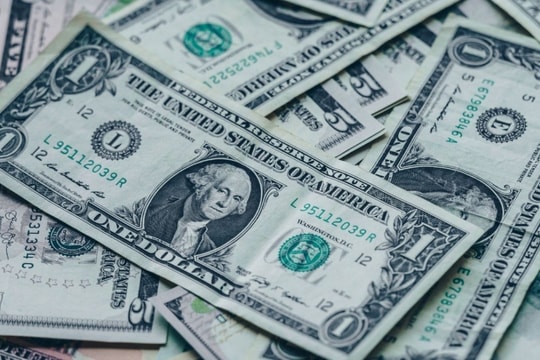 Tỷ giá USD hôm nay 23/2/2025: USD thu hẹp đà tăng, thị trường chờ tín hiệu từ Fed