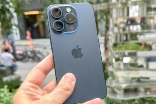 iPhone 15 Pro “sale lớn” cuối tháng 2/2025: “Hàng hiệu” quá dễ tiếp cận