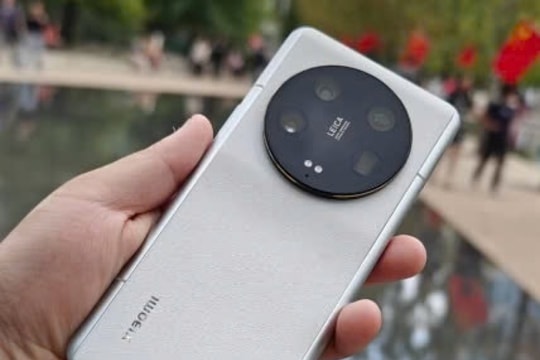 Xiaomi 14 Ultra khiến iPhone 16 "đỏ mặt": Cấu hình "khủng" hơn nhưng giá lại mềm hơn