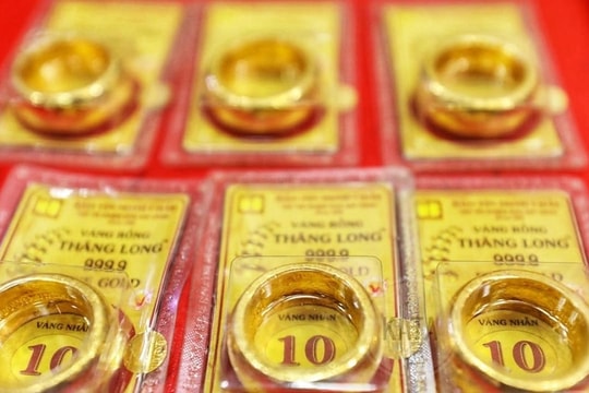 Giá vàng nhẫn hôm nay 25/2: Lại lập đỉnh mới, ai giữ vàng từ trước tới giờ đã lời đậm