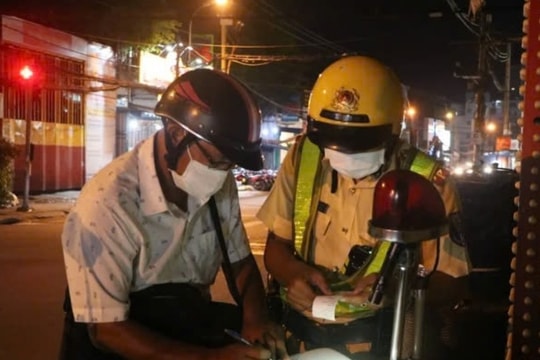 Quy định về bảo hiểm xe máy: Hết hạn thôi chưa phải tất cả, thói quen hàng ngày này có thể bị CGST xử phạt nghiêm