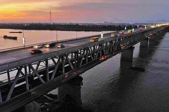 Sau năm lãi mỏng, doanh nghiệp từng xây cầu Thăng Long tiết kiệm bằng cách đầy bất ngờ