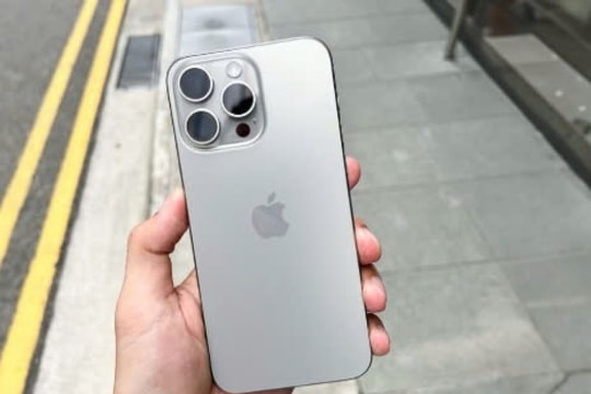 iPhone 15 Pro Max vs iPhone 16 Pro Max: Hơn nhau ở đâu mà giá chênh lệch đến hàng chục triệu?
