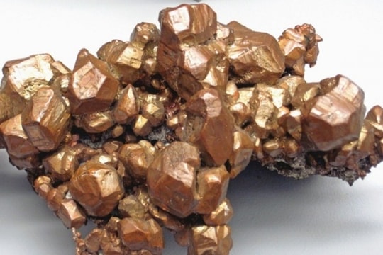 Giá đồng hôm nay 27/2/2025: Đồng phục hồi mạnh, dự báo tiếp tục đi lên nhờ nhu cầu tích trữ