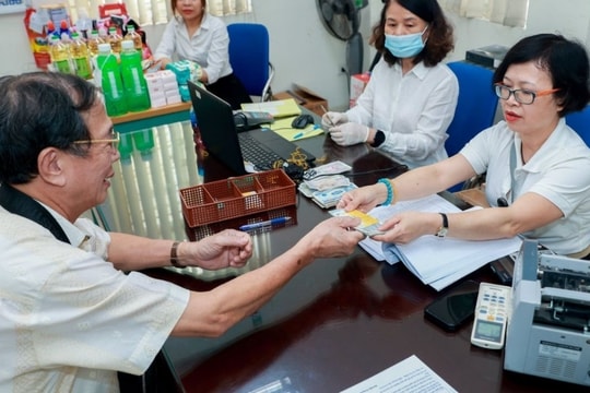 Nghỉ hưu trước tuổi năm 2025: Những đối tượng nào được miễn trừ giảm lương hưu?