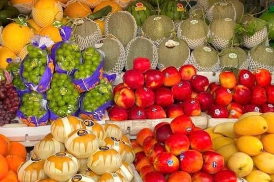 Trái cây nhập khẩu rẻ chưa từng có, chuyện gì đang xảy ra?