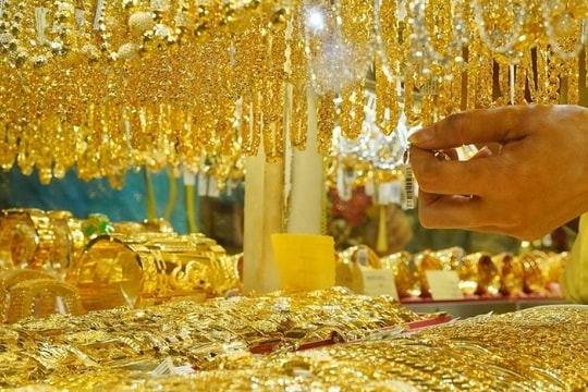 Giá vàng chiều nay 28/2/2025: Vàng giảm trên diện rộng