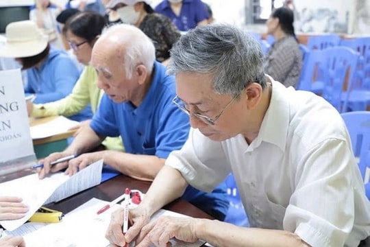 Lương hưu tháng 3 chi trả muộn hơn thường lệ, lịch nhận tiền cụ thể ra sao?