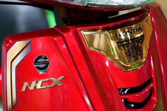 Mẫu xe máy số huyền thoại trở lại với số "lộc phát": Giá cực "chát" nhưng vẫn được lòng dân chơi