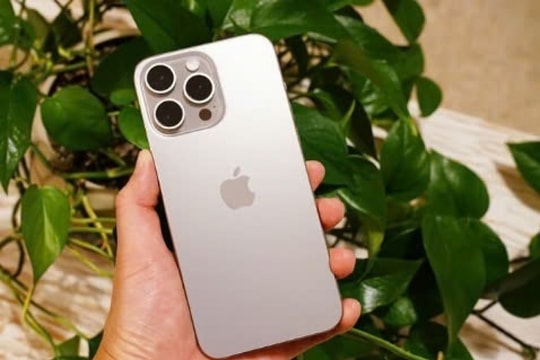 Bảng giá iPhone 15 mới nhất đầu tháng 3/2025: Giảm kỷ lục, đập tan chênh lệch với iPhone 16