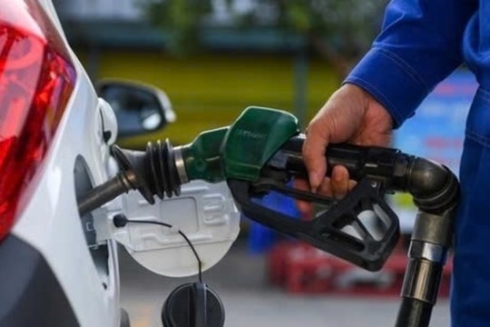 Giá xăng dầu hôm nay 2/3/2025: Giá dầu thế giới tiếp tục giảm, thị trường trong nước ổn định