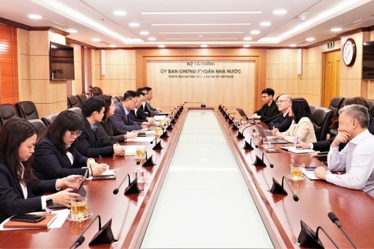 Ủy ban Chứng khoán Nhà nước làm việc với FTSE Russell xoay quanh việc nâng hạng thị trường