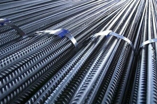 Giá thép hôm nay 3/3/2025: Thép thanh, quặng sắt suy giảm do chịu áp lực thương mại