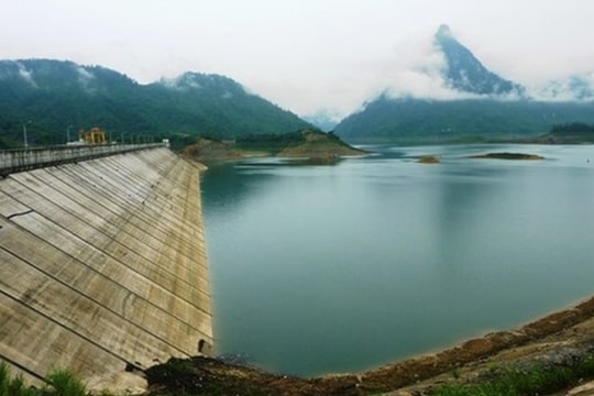 VSH đặt mục tiêu lãi tăng 21% trong năm 2025, xem xét đầu tư điện tái tạo trên mặt hồ