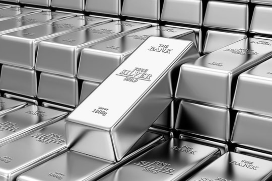 Giá bạc hôm nay 6/3/2025: Bạc tiếp tục tăng, vàng lên sát mốc kỷ lục