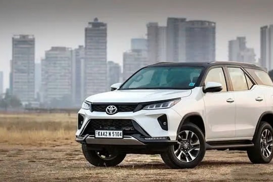 Toyota Fortuner 2025 ra mắt: Thiết kế đẳng cấp, trang bị đỉnh cao, giá "mềm" hơn mong đợi