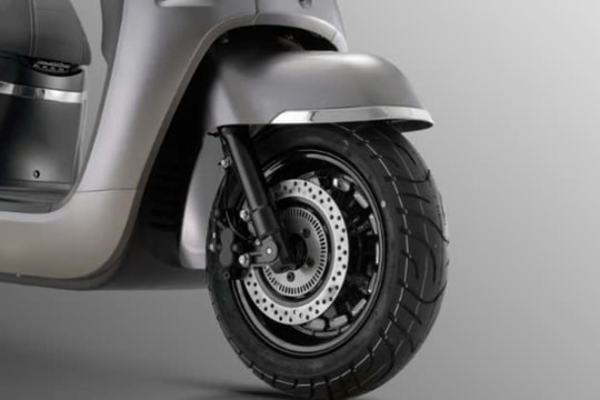 Honda SH Mode "run rẩy" với đối thủ đẹp hơn, rẻ hơn, trang bị đỉnh hơn: Liệu mẫu xe máy có đáng "xuống tiền"?