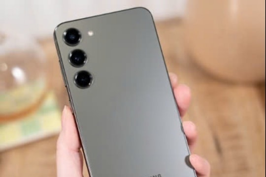 Samsung Galaxy S23 Plus giá hủy diệt: Flagship đỉnh cao, nay chỉ bằng điện thoại cận cao cấp