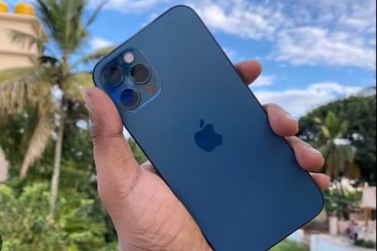 iPhone 12 Pro giá rẻ bất ngờ, còn mạnh hơn nhiều điện thoại mới 2025