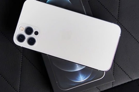 iPhone 12 Pro Max sau 4 năm vẫn "cực chất": "Cựu vương" giá đã dễ tiếp cận, rất đáng mua năm 2025