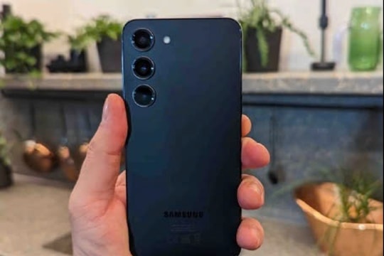 Samsung Galaxy S23 5G giảm giá sốc: Tốt hơn iPhone 16, rẻ hơn hàng triệu đồng