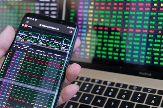 Chứng khoán ngày 10/3: VN-Index vượt mốc 1.330 điểm với động lực từ nhóm ngân hàng