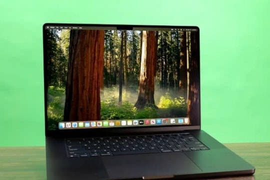 TOP 6 chiếc laptop pin trâu nhất năm 2025: Làm việc từ sáng đến tối vẫn còn pin, giá đáng từng xu bỏ ra