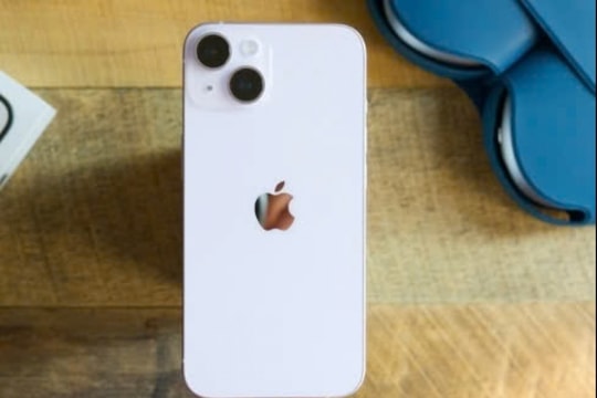 "Lão tướng" iPhone 14: Càng già càng cay, giá càng rẻ càng đáng mua