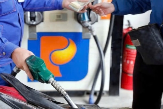Xăng RON 95 xuống dưới 20.000 đồng/lít từ 15h ngày 13/3