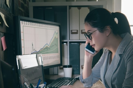 Khối ngoại bất ngờ là điểm sáng phiên thị trường điều chỉnh, tập trung gom VIC và SSI