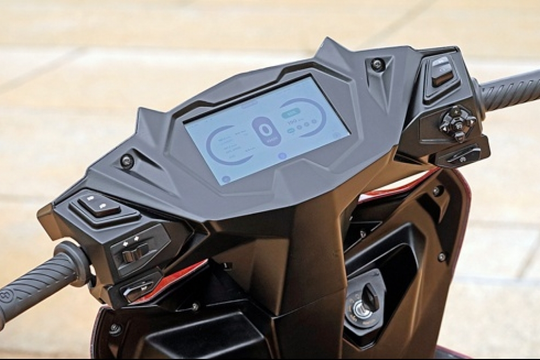 Mẫu xe máy "thách thức" xăng tăng, công nghệ "xịn xò": Giá rẻ bất ngờ