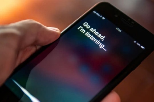 Apple bị tố “lừa dối” người dùng khi quảng bá AI chưa hoàn thiện