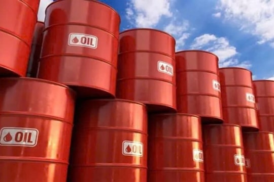 Giá xăng dầu hôm nay 16/3/2025: Giá dầu tăng gần 1%, Brent vượt mốc 70 USD/thùng