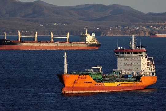 Nga gặp khó khi Trung Quốc đổi hướng mua dầu: Trừng phạt hay chiến lược?