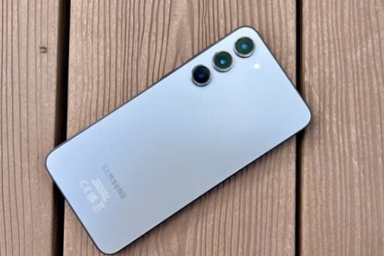 Không cần iPhone 16, Samsung Galaxy S24 giờ đây là "flagship nhỏ gọn" đáng mua nhất