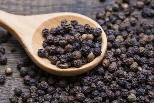 Giá tiêu hôm nay 18/3/2025: Biến động trái chiều, nguồn cung toàn cầu bị ảnh hưởng