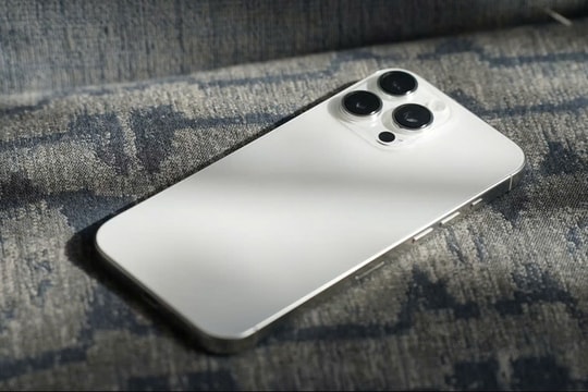 Dọn kho thần tốc, iPhone 16 Pro Max giảm sốc trước thềm iPhone 17: Chần chừ là mất giá tốt