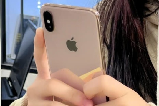 iPhone XS "hồi xuân" với giá siêu sốc: Vẫn đẹp, vẫn "chất" thôi rồi