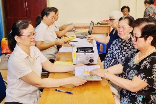 Nghị định 67/2025 bổ sung quy định mới về nghỉ hưu trước tuổi, người lao động cần lưu ý gì?