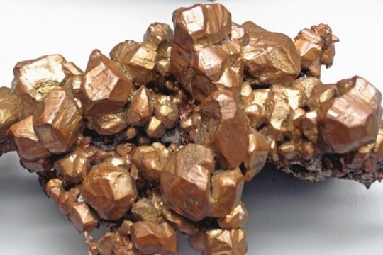 Giá đồng hôm nay 20/3/2025: Tiếp tục tăng mạnh, áp sát mốc 10.000 USD