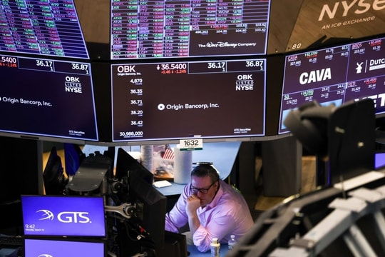 Chứng khoán Mỹ rung lắc: Cổ phiếu công nghệ "lao dốc không phanh"