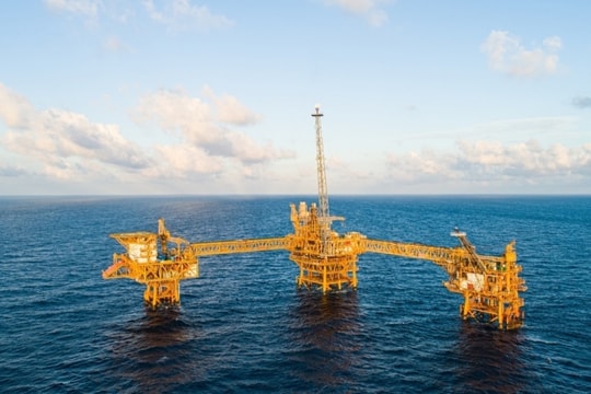 Mỹ tung đòn trừng phạt mới, dầu Iran vẫn "bơi" thẳng vào Trung Quốc?