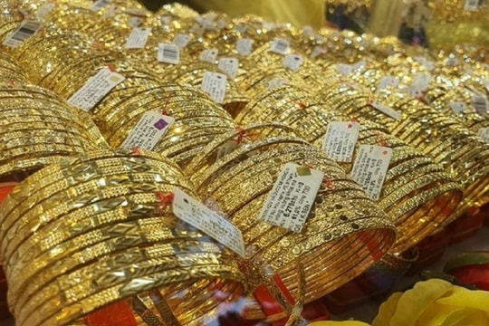 Thị trường kim loại quý hôm nay 24/3/2025: Giá vàng giảm sâu sau đỉnh 100 triệu, bạc ít biến động