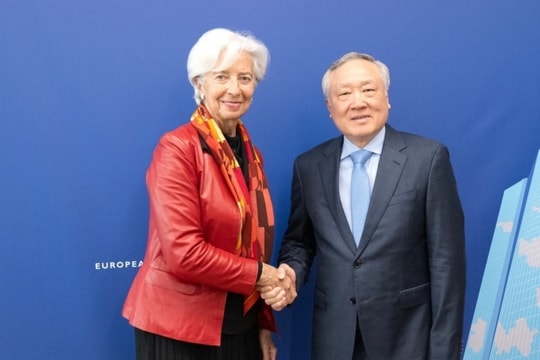 Phó Thủ tướng Thường trực Chính phủ Nguyễn Hòa Bình làm việc với Ngân hàng Trung ương Châu Âu