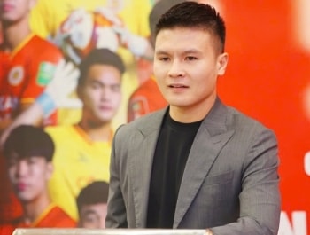 Ai giàu hơn trong nhà? Quang Hải lót tay tiền tỷ, Chu Thanh Huyền livestream chốt đơn 9 chữ số