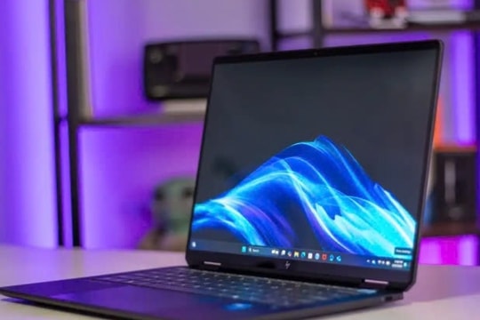 MacBook đẹp nhưng đã "lỗi thời": Chiếc laptop này thông minh hơn vạn lần, biết học thói quen, gập được 360 độ và vô cùng "yêu thương" bạn