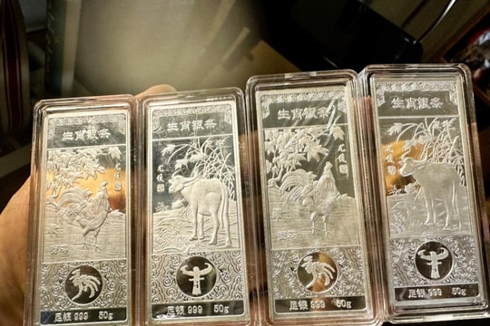 Giá bạc hôm nay 27/3/2025: Tăng mạnh dù giá vàng lại trái chiều